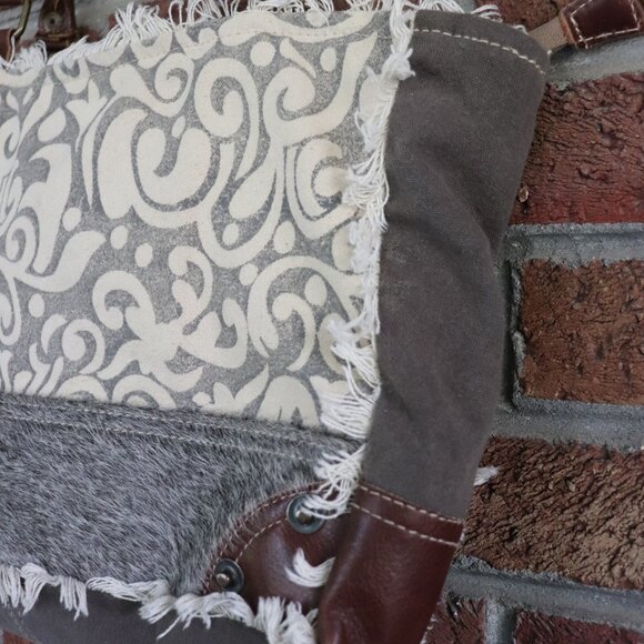 Myra Bag / Purse * Zippered * EUC - Picture 5 of 12